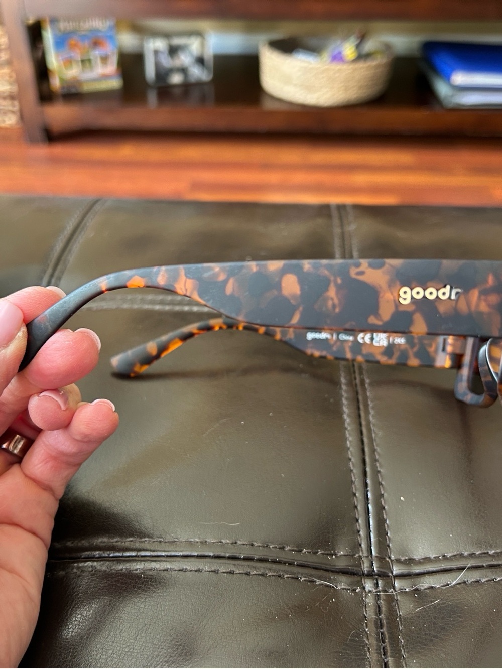 GOODR Luxe G  Tortoiseshell Sunglasses - Brown Lenses - Picture 4 of 5